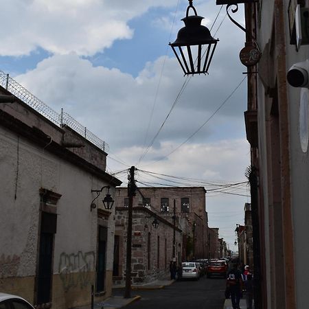 El Suburbio - Serapio Rendon มอเรเลีย ภายนอก รูปภาพ