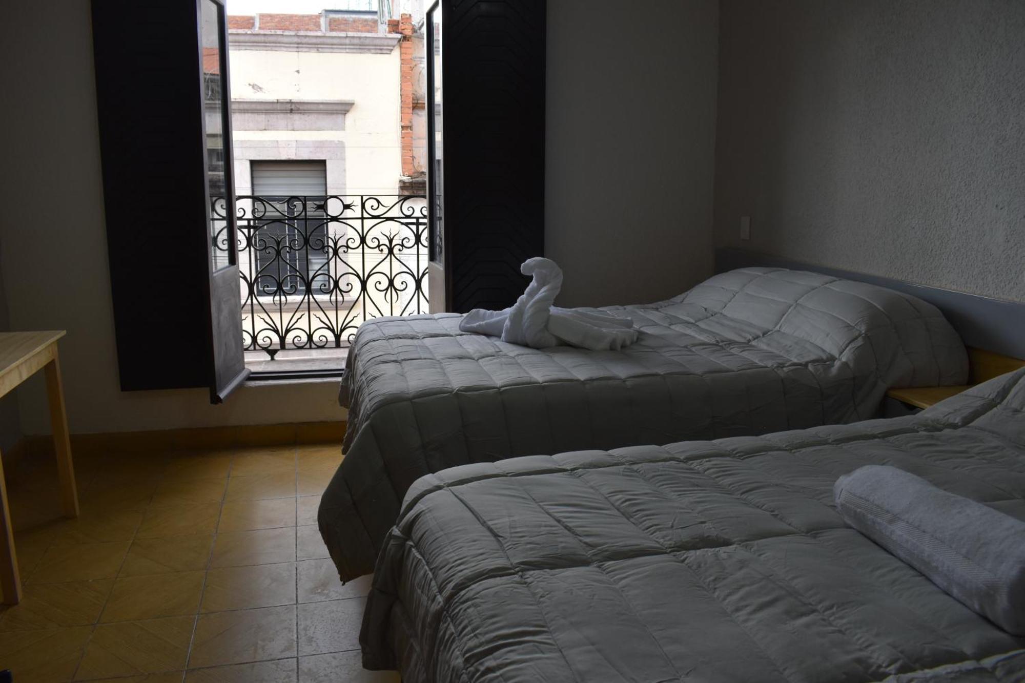 El Suburbio - Serapio Rendon มอเรเลีย ภายนอก รูปภาพ
